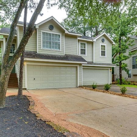 Modern Woodlands Townhome With Spacious Yard And Patio The Woodlands Exterior photo